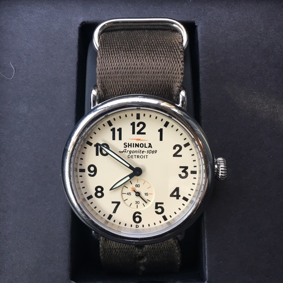 🔥Shinola Runwell🔥Host Pick! - Picture 1 of 6